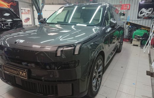 LYNK & CO 900 — смена цвета