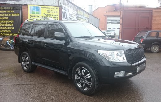 TOYOTA LAND CRUISER 200